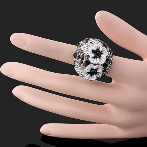 Classic Design Rhodium Plated Fashion Rings Jewelry Accessories Enamel Flower Crystal Wedding Rings For Women